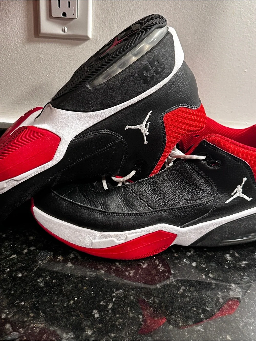 Nike Air Jordan Max Aura 3 Bred Black University Red White CZ4167-006 Mens 13